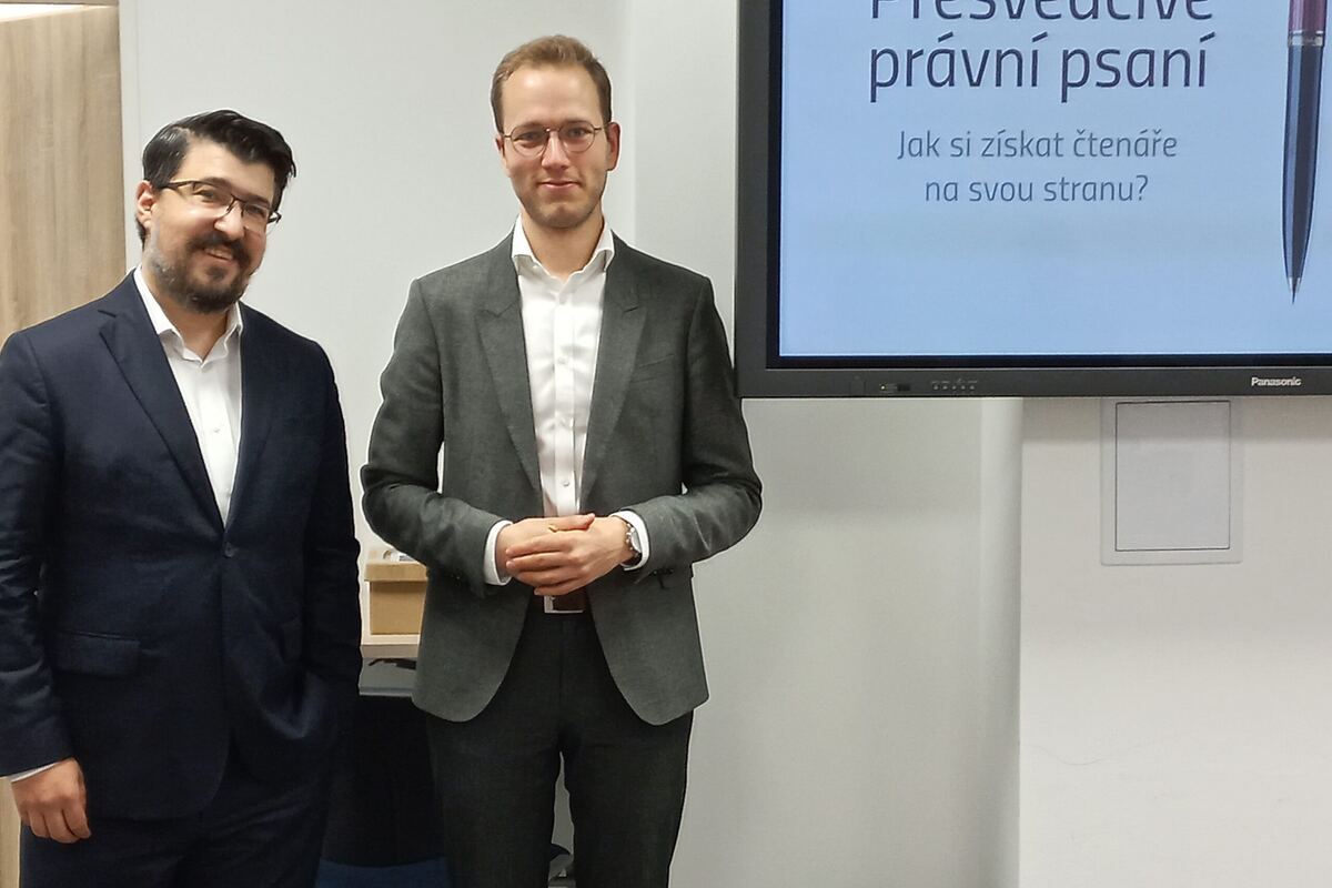 Omezte „právničtinu“, buďte struční, znělo na semináři Právní psaní 