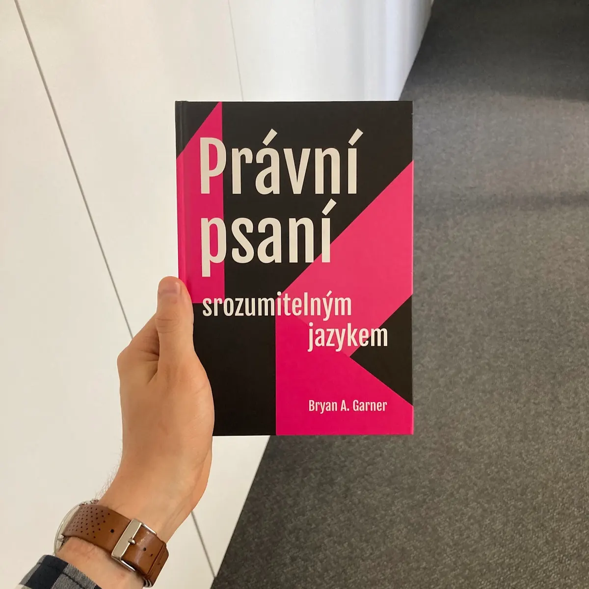 Vyšla kniha 'Právní psaní srozumitelným jazykem'